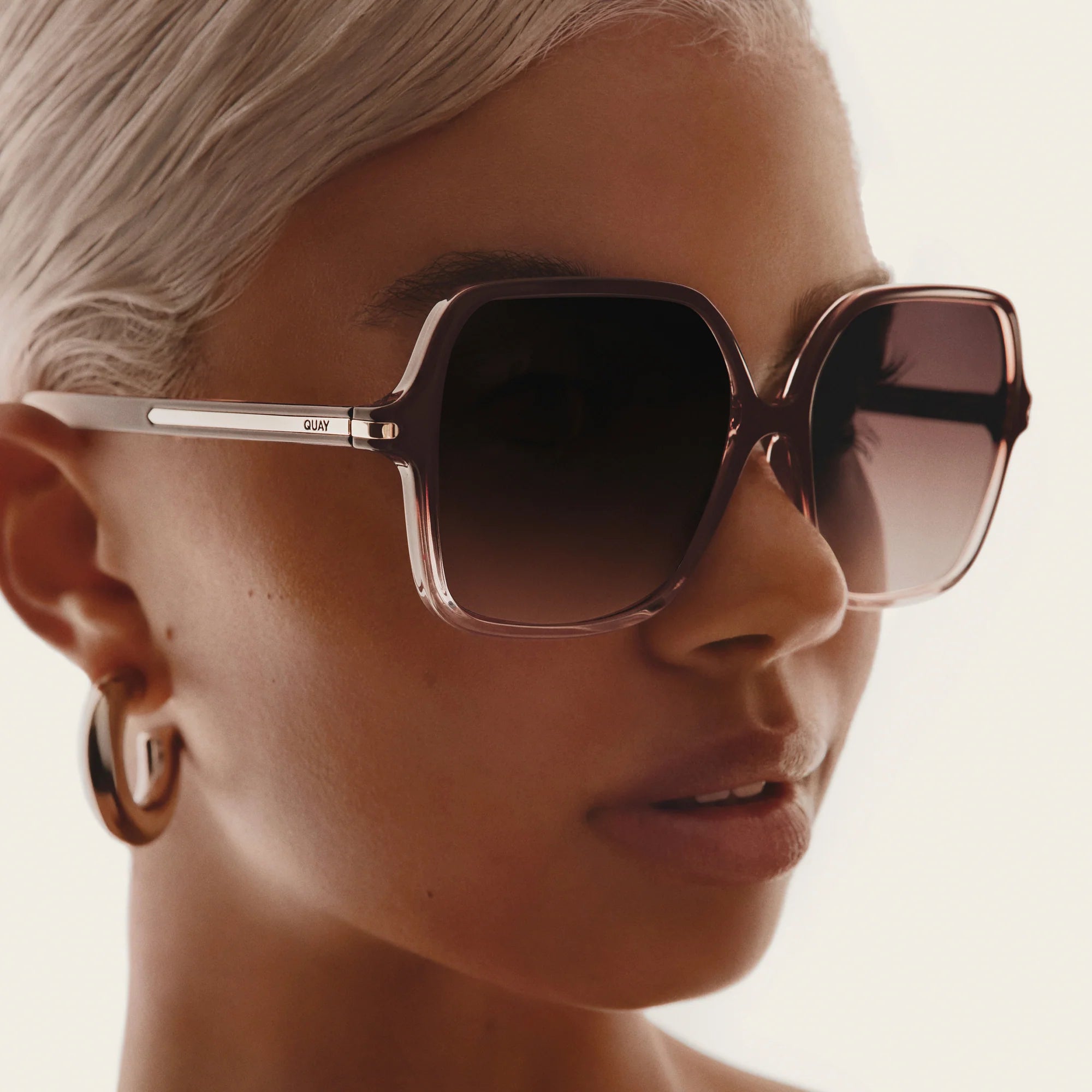 QUAY AUSTRALIA EYEWEAR PRESS TOUR – Lush by Becky display picture 2